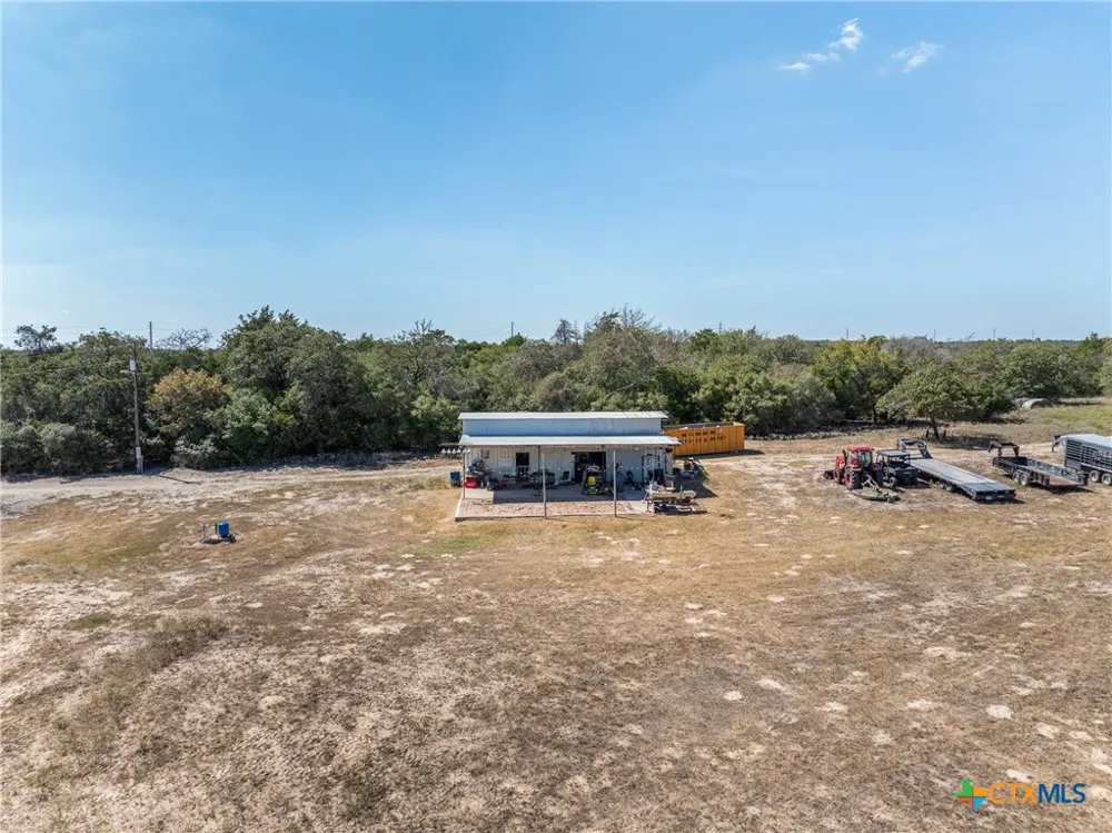 2135 Mule Creek Road Harwood, TX 78632