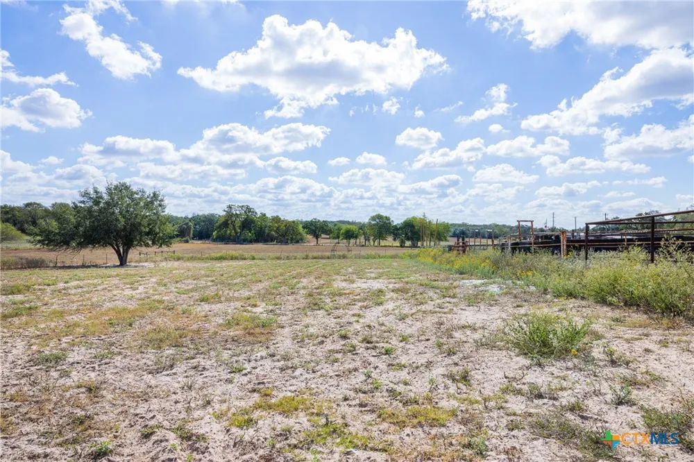 2135 Mule Creek Road Harwood, TX 78632
