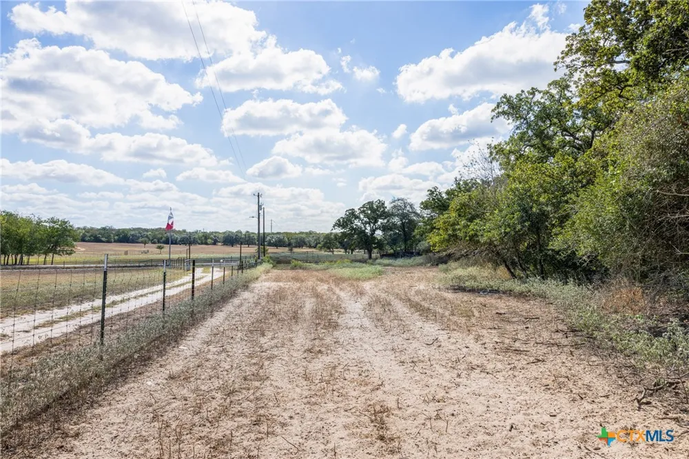 2135 Mule Creek Road Harwood, TX 78632