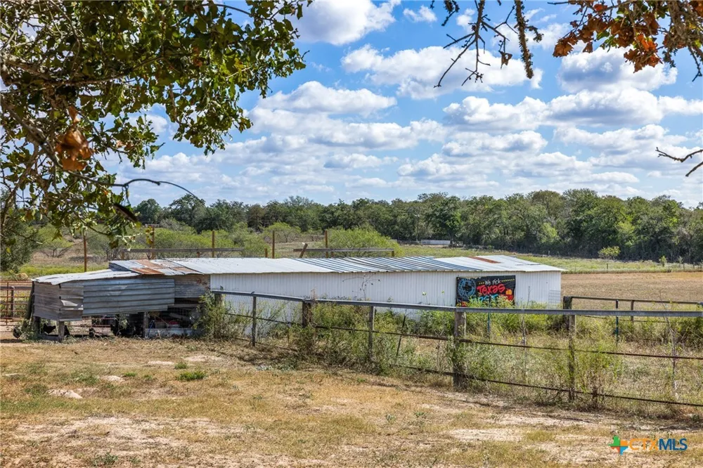 2135 Mule Creek Road Harwood, TX 78632