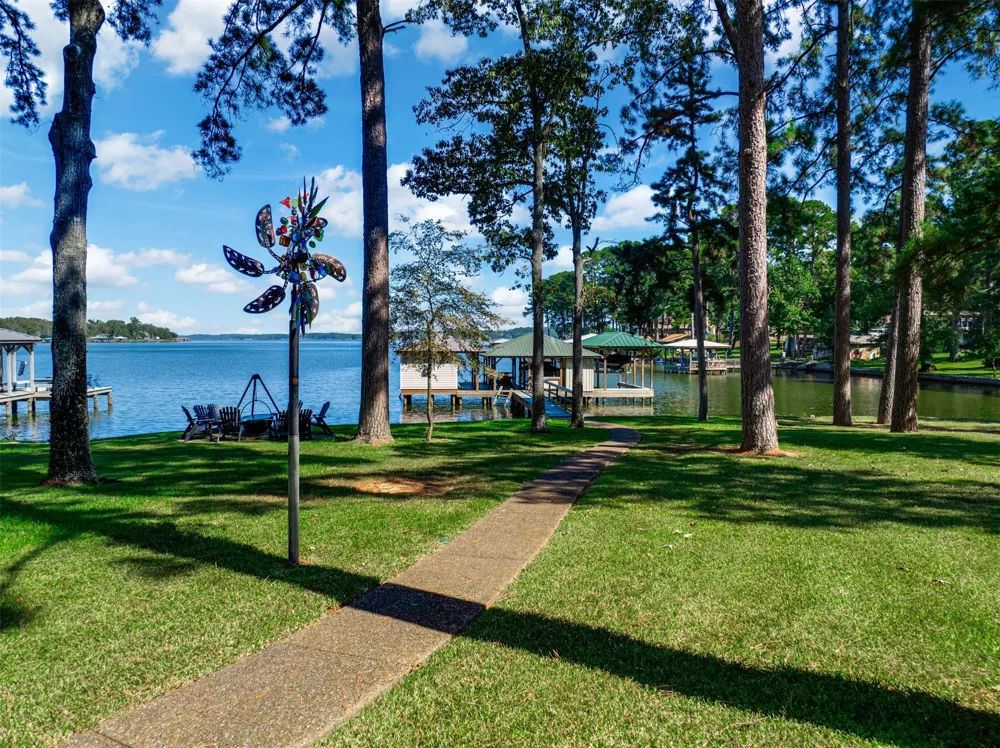 536 Wildewood Drive Chandler, TX 75758