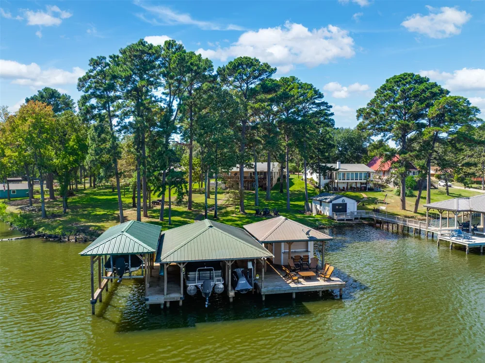 536 Wildewood Drive Chandler, TX 75758
