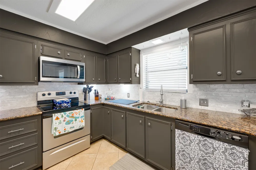 536 Wildewood Drive Chandler, TX 75758