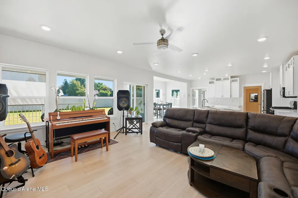 1389 E Ezra Avenue Hayden, ID 83835
