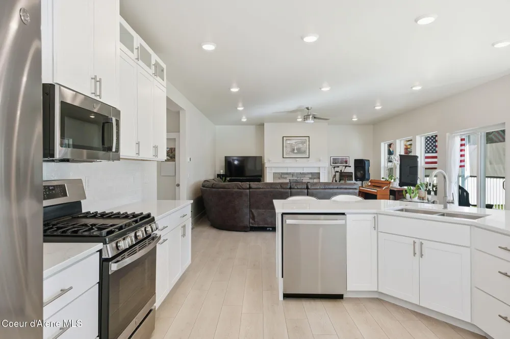1389 E Ezra Avenue Hayden, ID 83835