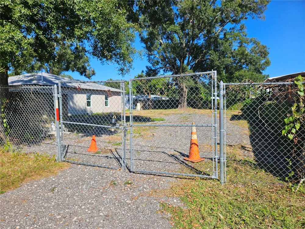 12321 CAMBRIDGE AVENUE Tampa, FL 33624