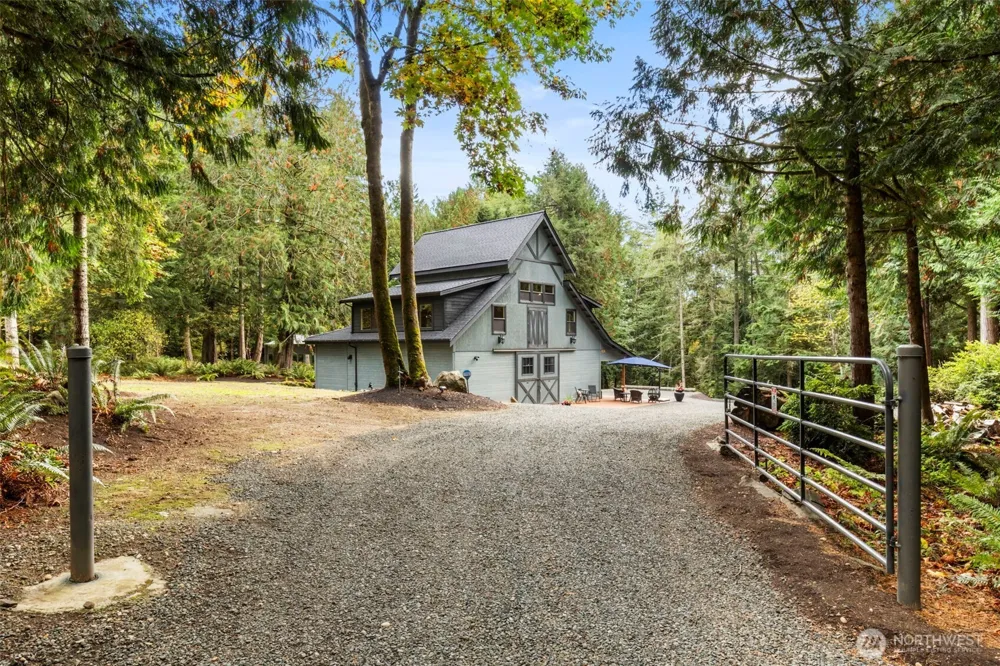 7698 Westerly Lane NE Bainbridge Island, WA 98110