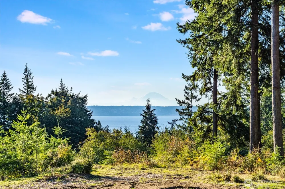 3681 Kingston Court Clinton, WA 98236