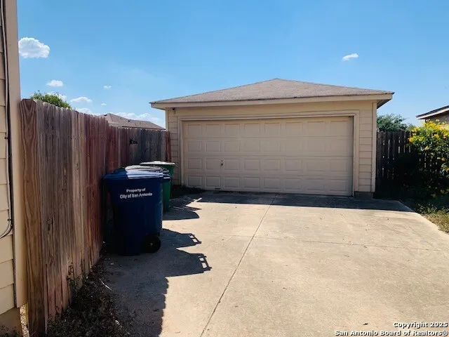 10311 Lateleaf Oak San Antonio, TX 78223