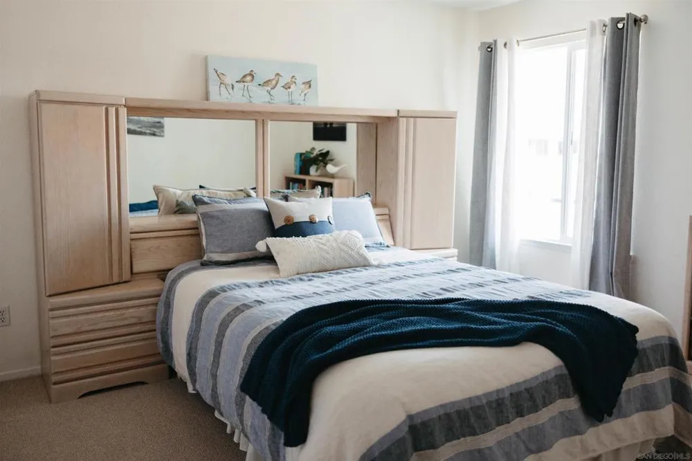 66 W KINGSTON CT Coronado, CA 92118
