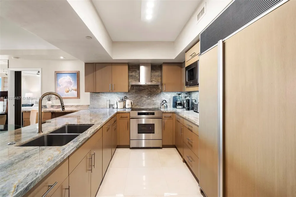 1455 Ocean Dr #1003 Miami Beach, FL 33139