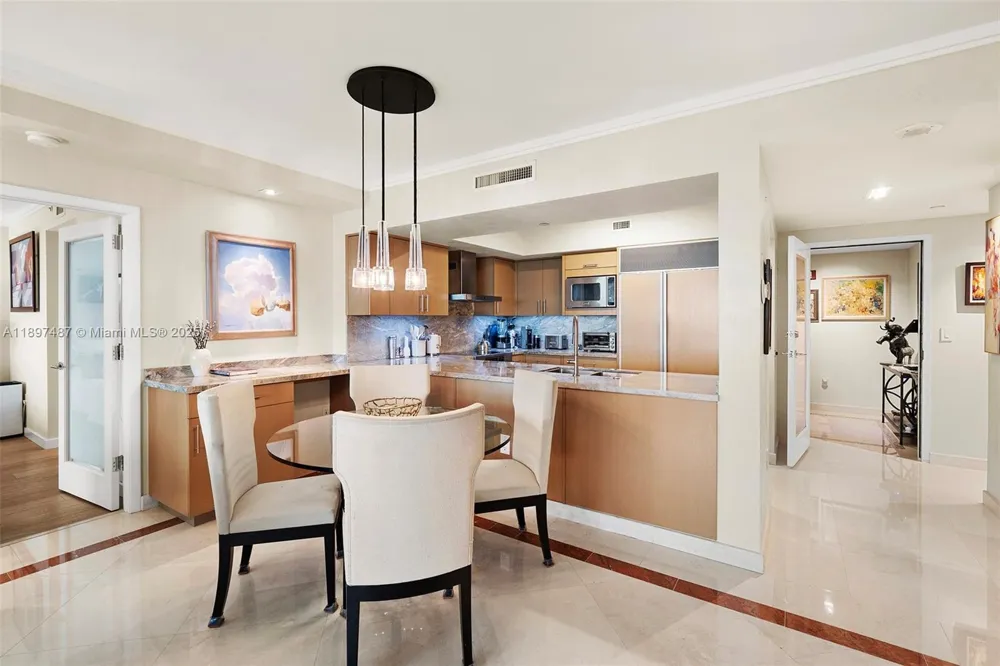 1455 Ocean Dr #1003 Miami Beach, FL 33139