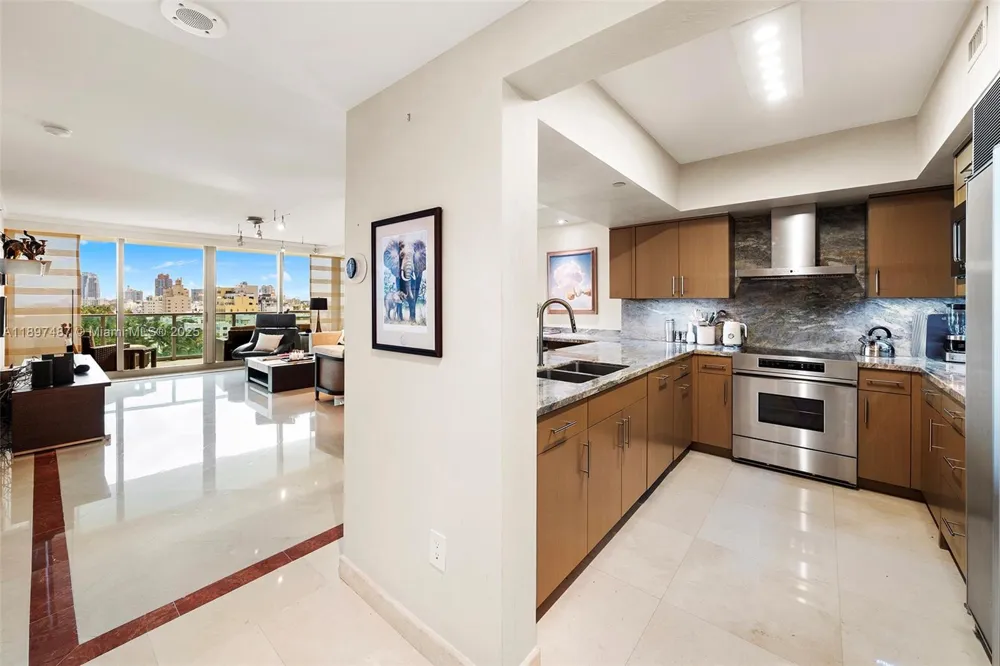 1455 Ocean Dr #1003 Miami Beach, FL 33139
