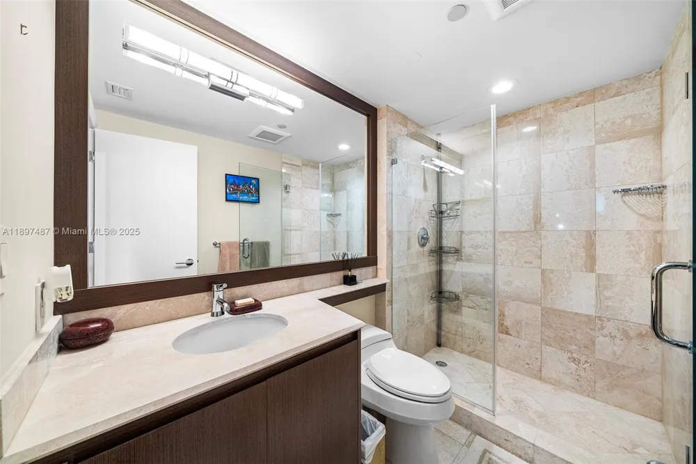1455 Ocean Dr #1003 Miami Beach, FL 33139