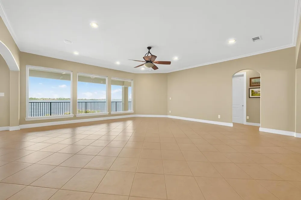 2242 Marina Way League City, TX 77565