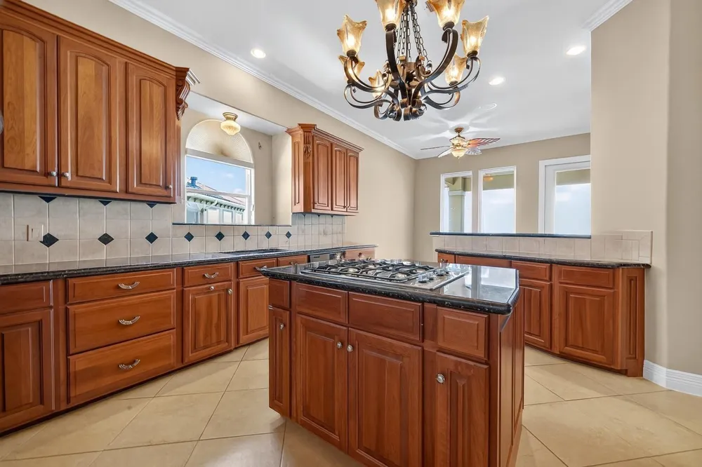 2242 Marina Way League City, TX 77565