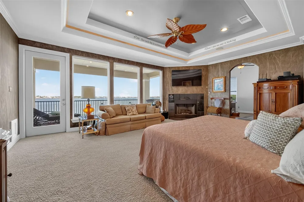 2242 Marina Way League City, TX 77565