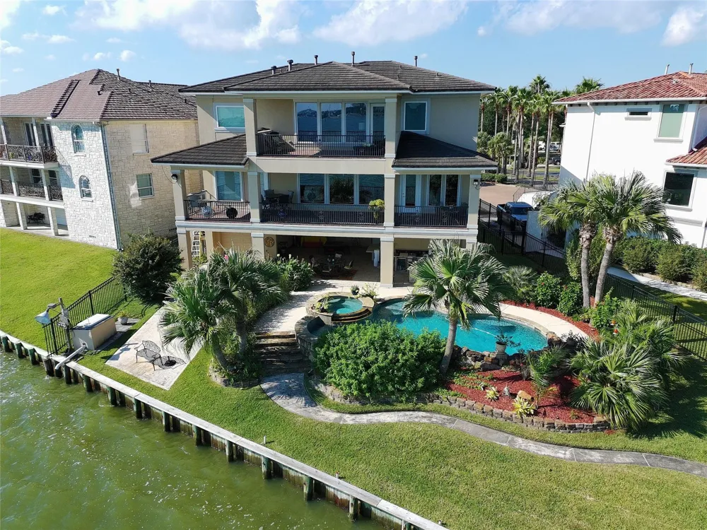 2242 Marina Way League City, TX 77565