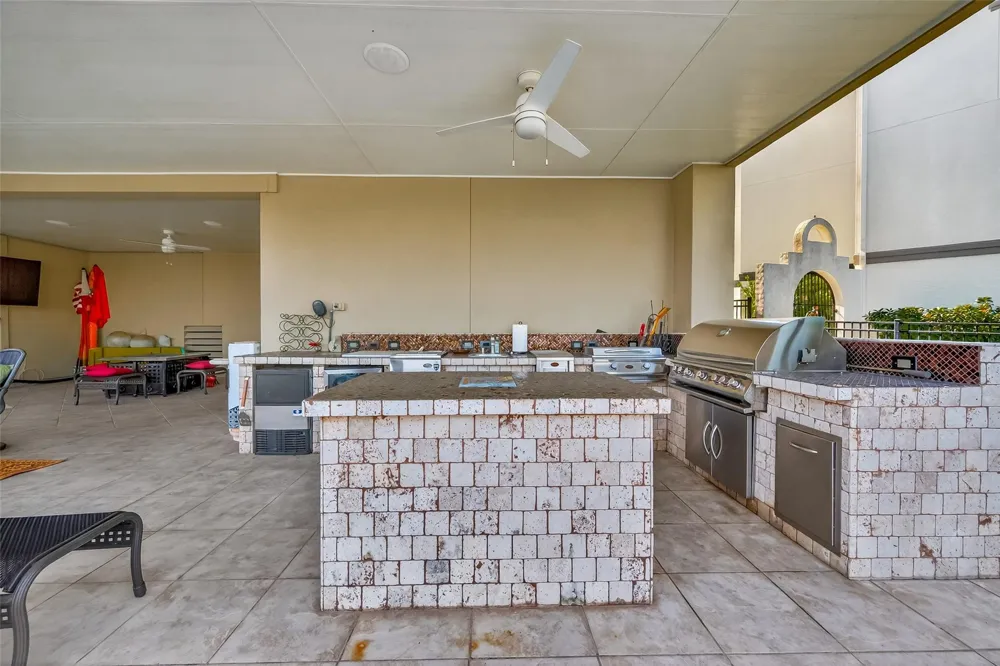 2242 Marina Way League City, TX 77565