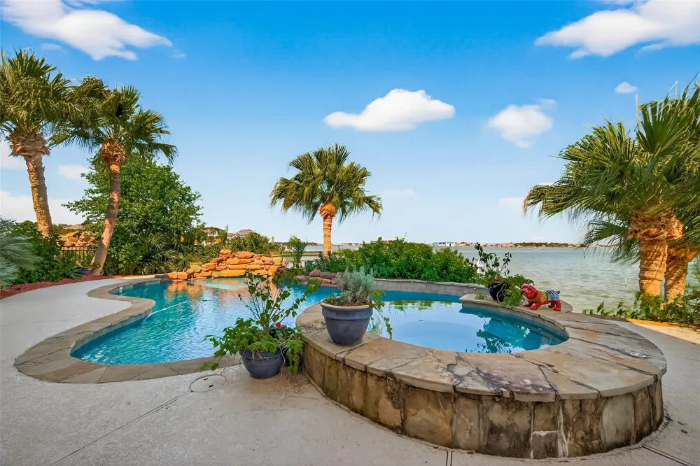 2242 Marina Way League City, TX 77565