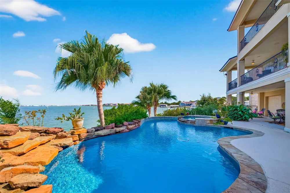 2242 Marina Way League City, TX 77565