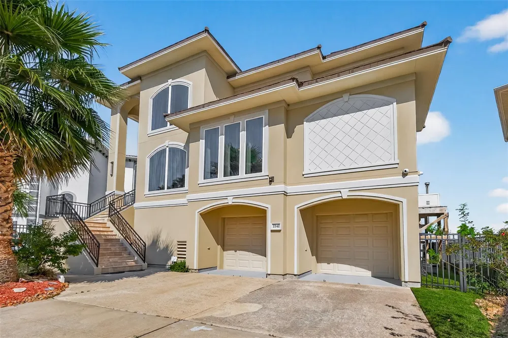 2242 Marina Way League City, TX 77565