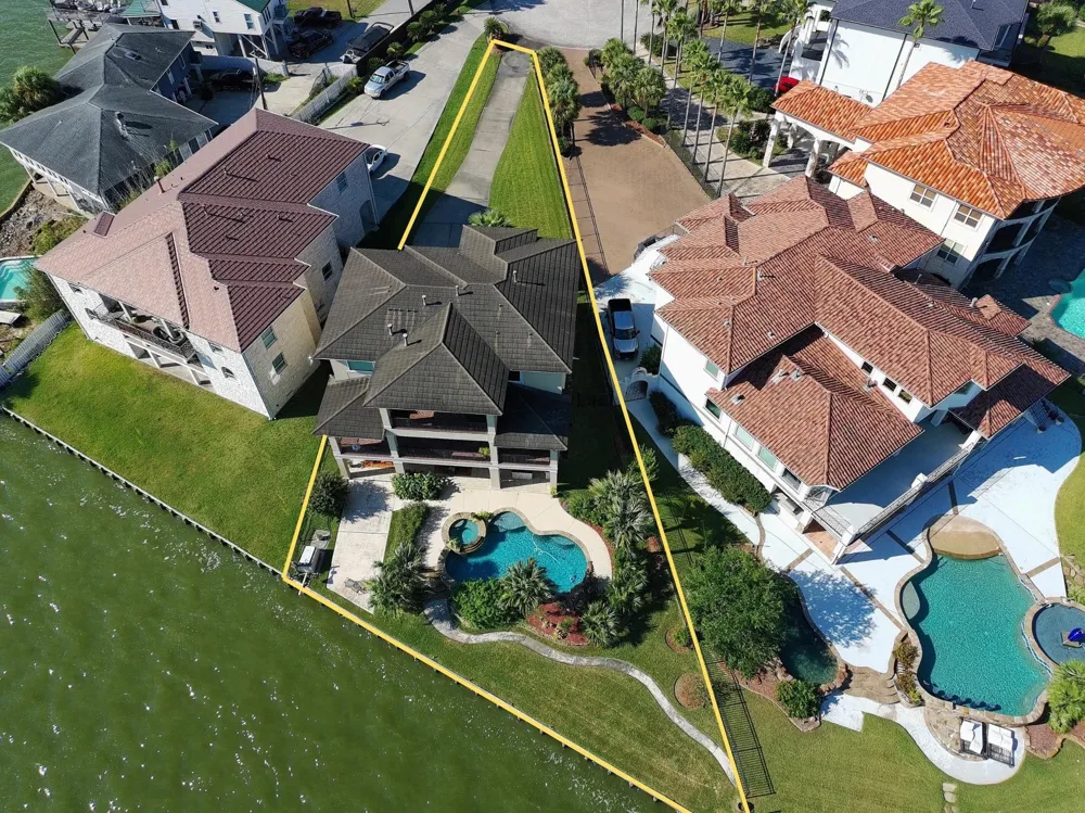 2242 Marina Way League City, TX 77565