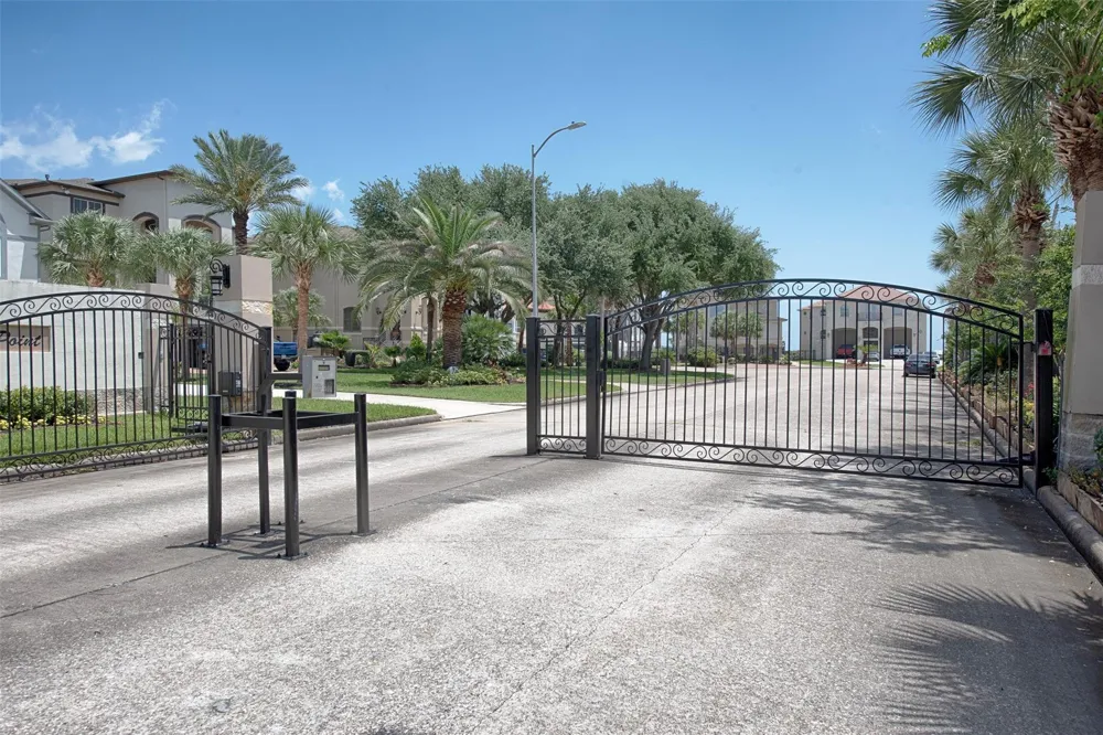 2242 Marina Way League City, TX 77565