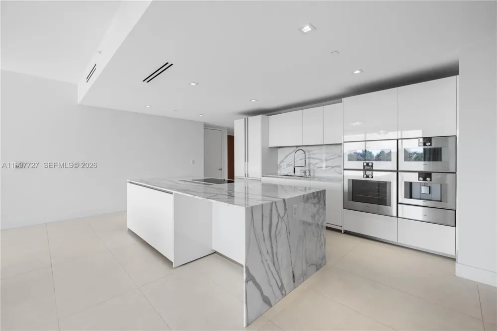 10201 Collins Ave #311 Bal Harbour, FL 33154
