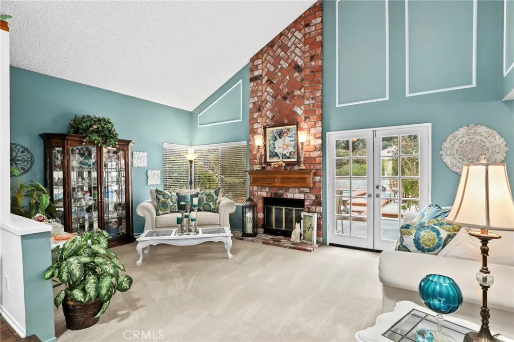 12401 Willow Forest Drive Moorpark, CA 93021