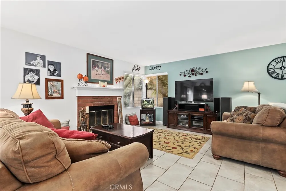 12401 Willow Forest Drive Moorpark, CA 93021