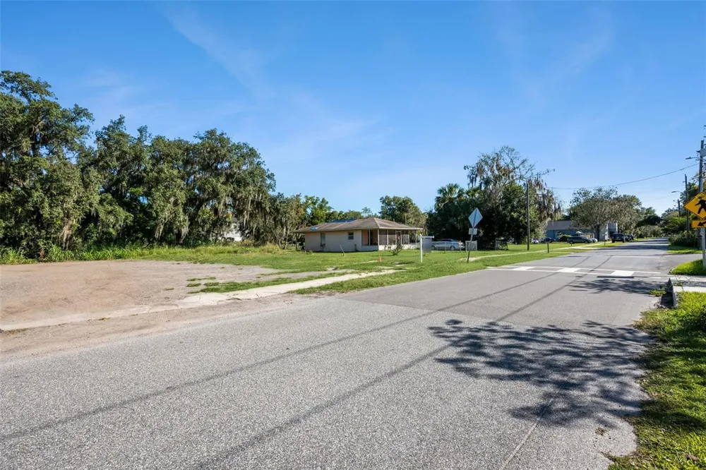323 E FRANKLIN STREET Oviedo, FL 32765