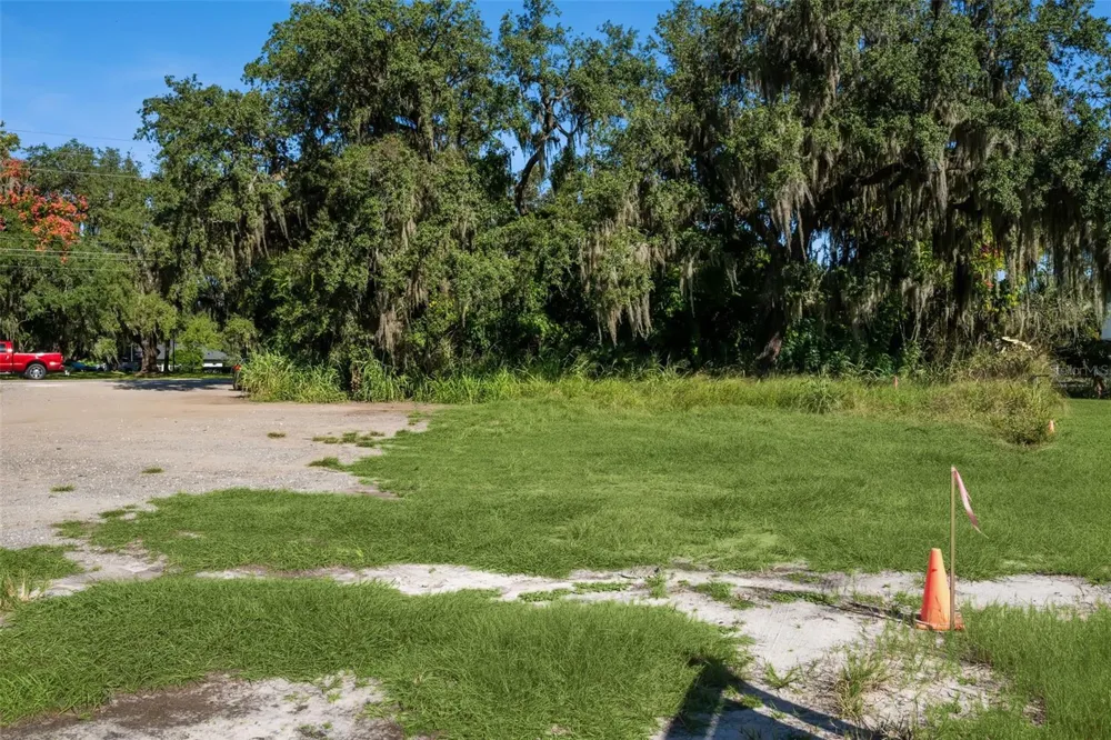 323 E FRANKLIN STREET Oviedo, FL 32765