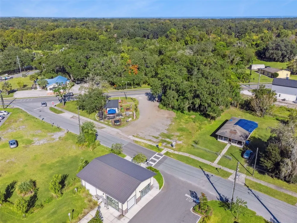 323 E FRANKLIN STREET Oviedo, FL 32765