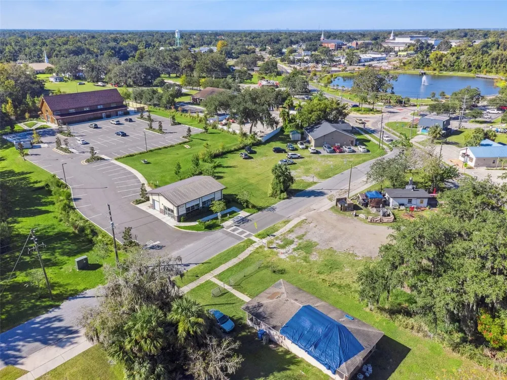 323 E FRANKLIN STREET Oviedo, FL 32765