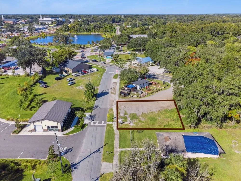 323 E FRANKLIN STREET Oviedo, FL 32765