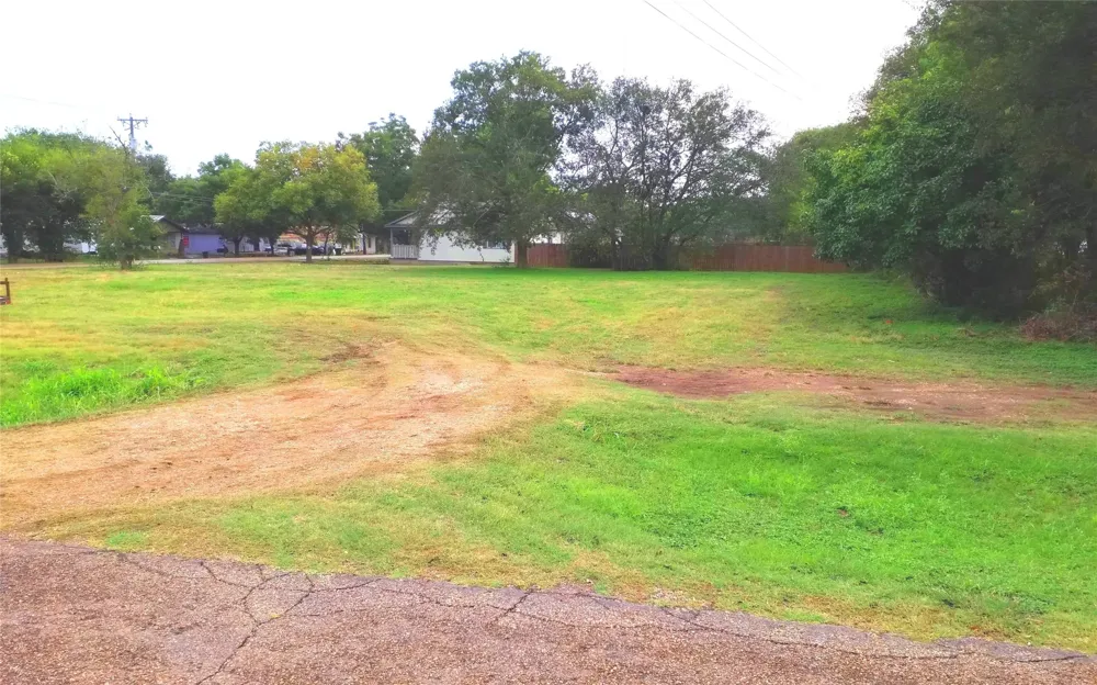 301 4th Street Eddy, TX 76524