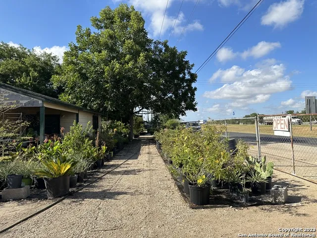 2700 SE Loop 410 San Antonio, TX 78222