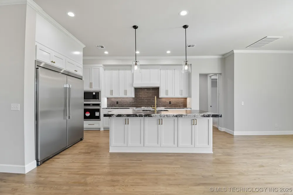 5708 E 126th Street S Bixby, OK 74008
