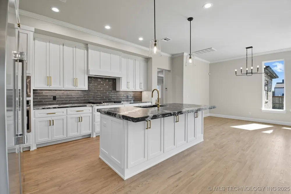 5708 E 126th Street S Bixby, OK 74008