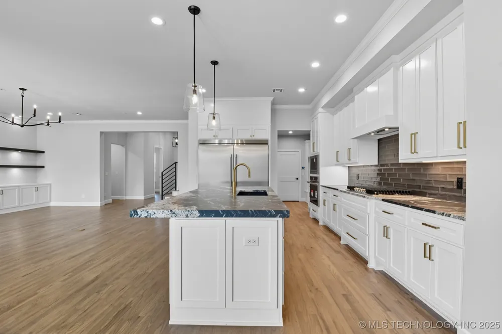 5708 E 126th Street S Bixby, OK 74008