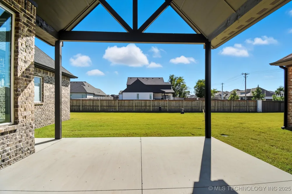 5708 E 126th Street S Bixby, OK 74008