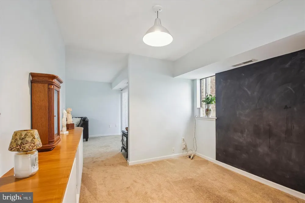 21 SILVERWOOD CIRCLE #4 Annapolis, MD 21403