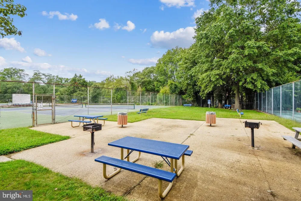 21 SILVERWOOD CIRCLE #4 Annapolis, MD 21403