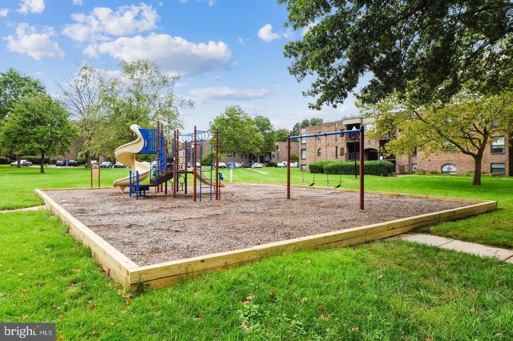 21 SILVERWOOD CIRCLE #4 Annapolis, MD 21403