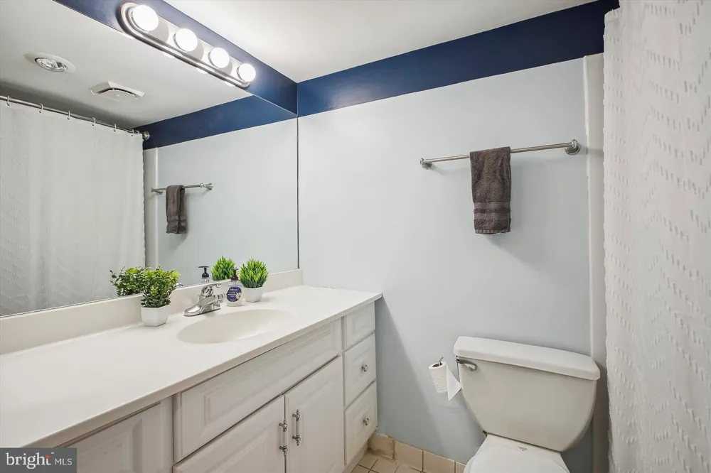 21 SILVERWOOD CIRCLE #4 Annapolis, MD 21403