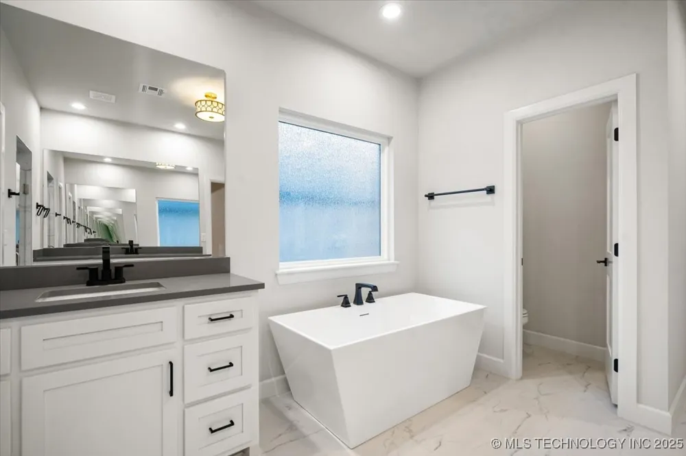 11312 S Fir Avenue W Jenks, OK 74037