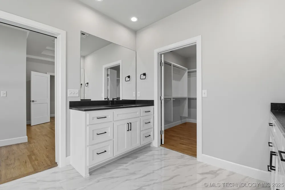 11212 S Fir Avenue W Jenks, OK 74037