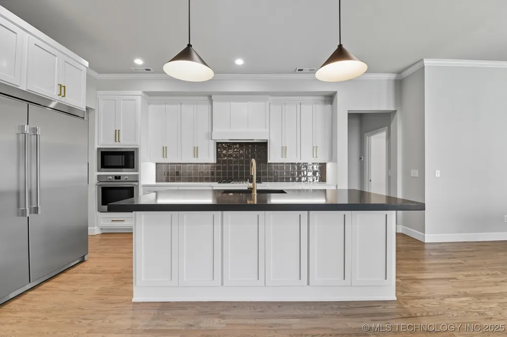 11212 S Fir Avenue W Jenks, OK 74037