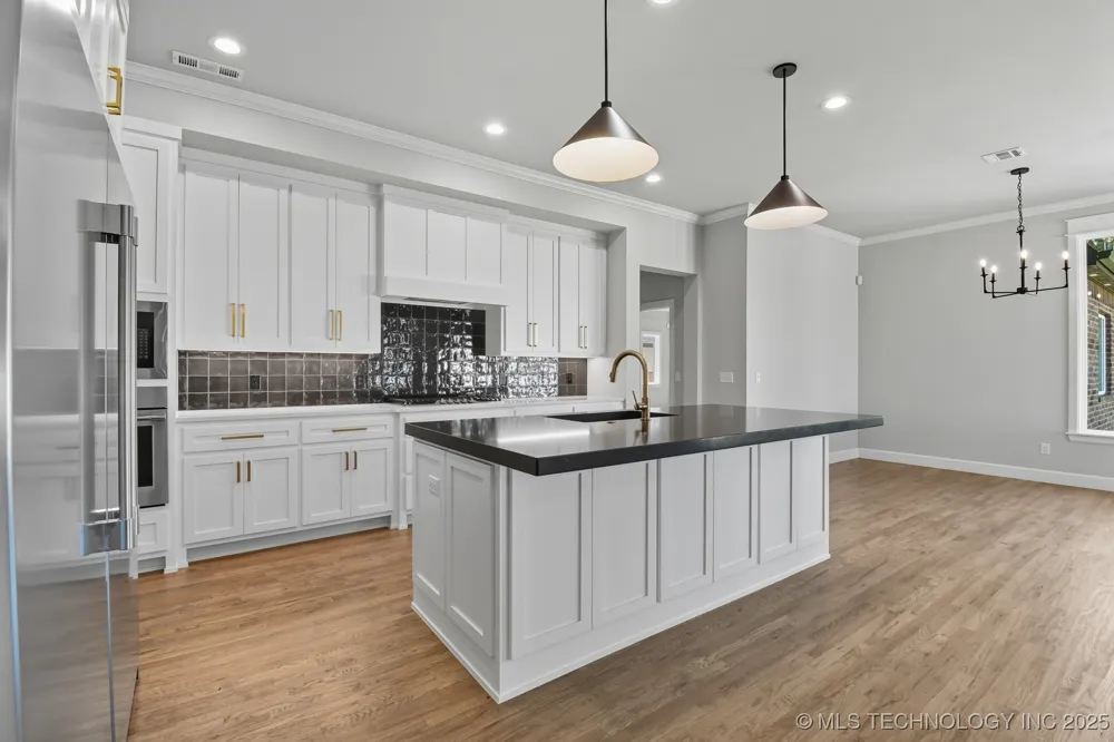 11212 S Fir Avenue W Jenks, OK 74037